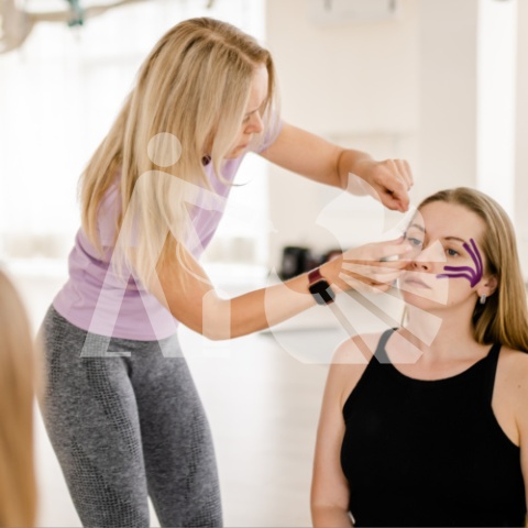Taśma kinezjologiczna KINESIO TAPE 1cm x 5m - czarna Taśma kinezjologiczna KINESIO TAPE 1cm x 5m - czarna